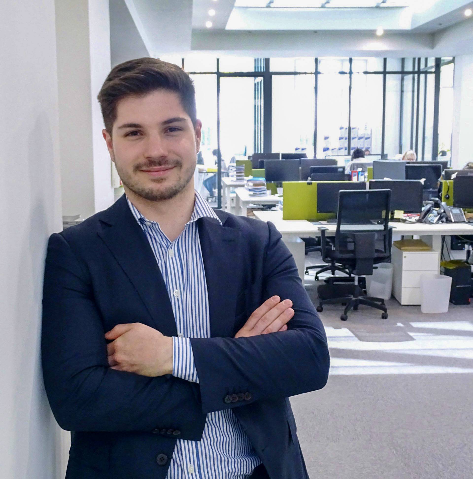 Thumbnail mathieu espuche 1 scaled%20copie - Attribut alt par défaut.